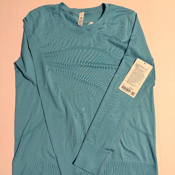 NWT Lululemon Swiftly Relaxed Long-Sleeve Shirt *Hip Length Washed Blue Size 8 - Picture 2 of 6